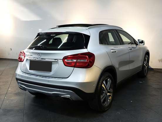 MERCEDES-BENZ-GLA 200-1.6 CGI VISION 16V TURBO GASOLINA 4P AUTOMÁTICO MERCEDES-BENZ-GLA 200-2015