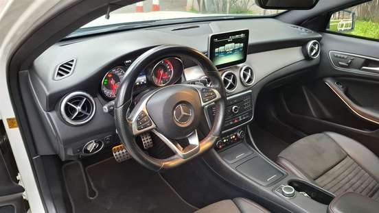 MERCEDES-BENZ-GLA 250-2016