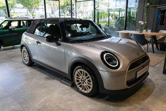 MINI COOPER 2.0 16V TWINPOWER GASOLINA S CABRIO STEPTRONIC