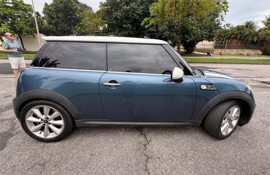 MINI-COOPER-2010