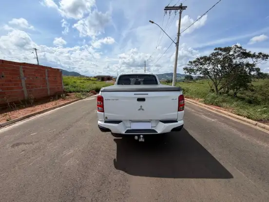 MITSUBISHI-L200 TRITON-2024