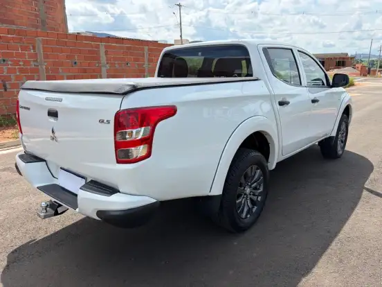 MITSUBISHI-L200 TRITON-2024