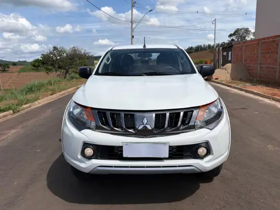 MITSUBISHI-L200 TRITON-2.4 16V TURBO DIESEL OUTDOOR GLX CD 4X4 MANUAL MITSUBISHI-L200 TRITON-2024