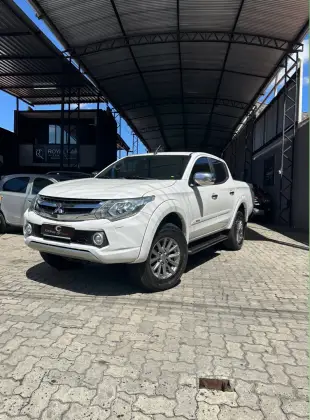 MITSUBISHI L200 TRITON 2.4 16V TURBO DIESEL SPORT HPE-S CD 4P 4X4 AUTOMÁTICO