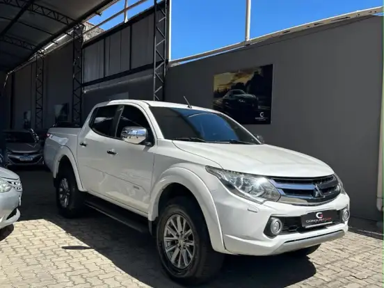MITSUBISHI-L200 TRITON-2.4 16V TURBO DIESEL SPORT HPE-S CD 4P 4X4 AUTOMÁTICO MITSUBISHI-L200 TRITON-2018