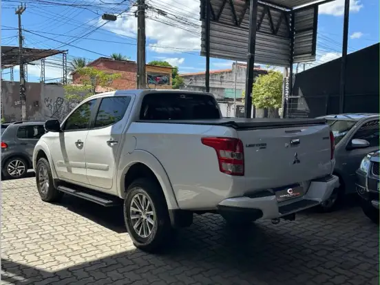 MITSUBISHI-L200 TRITON-2.4 16V TURBO DIESEL SPORT HPE-S CD 4P 4X4 AUTOMÁTICO MITSUBISHI-L200 TRITON-2018