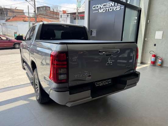MITSUBISHI-L200 TRITON-2.4 16V TURBO DIESEL SPORT HPE CD 4P 4X4 AUTOMÁTICO MITSUBISHI-L200 TRITON-2025