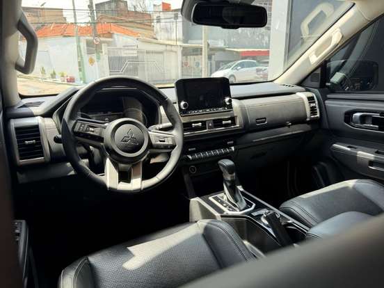 MITSUBISHI-L200 TRITON-2.4 16V TURBO DIESEL SPORT HPE CD 4P 4X4 AUTOMÁTICO MITSUBISHI-L200 TRITON-2025