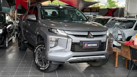 MITSUBISHI L200 TRITON 2.4 16V TURBO DIESEL SPORT HPE CD 4P 4X4 AUTOMÁTICO