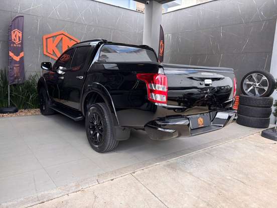MITSUBISHI-L200 TRITON-2.4 16V TURBO DIESEL SPORT HPE-S CD 4P 4X4 AUTOMÁTICO MITSUBISHI-L200 TRITON-2019