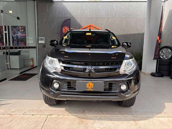 MITSUBISHI-L200 TRITON-2.4 16V TURBO DIESEL SPORT HPE-S CD 4P 4X4 AUTOMÁTICO MITSUBISHI-L200 TRITON-2019