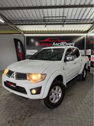 MITSUBISHI L200 TRITON 3.5 HPE 4X4 CD V6 24V FLEX 4P AUTOMÁTICO