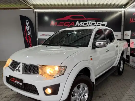 MITSUBISHI-L200 TRITON-3.5 HPE 4X4 CD V6 24V FLEX 4P AUTOMÁTICO MITSUBISHI-L200 TRITON-2012