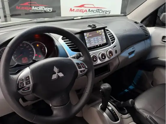 MITSUBISHI-L200 TRITON-3.5 HPE 4X4 CD V6 24V FLEX 4P AUTOMÁTICO MITSUBISHI-L200 TRITON-2012