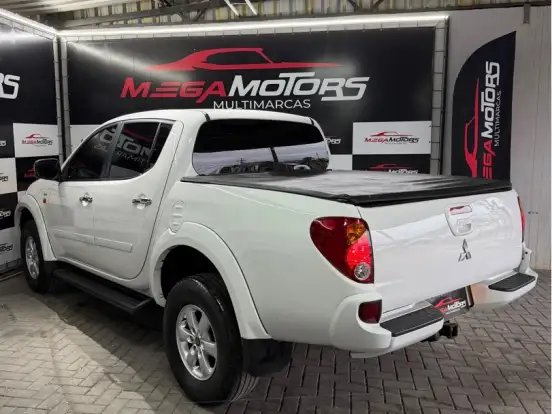 MITSUBISHI-L200 TRITON-3.5 HPE 4X4 CD V6 24V FLEX 4P AUTOMÁTICO MITSUBISHI-L200 TRITON-2012