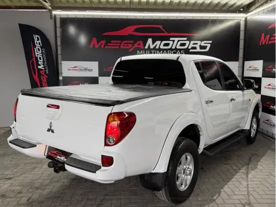 MITSUBISHI-L200 TRITON-3.5 HPE 4X4 CD V6 24V FLEX 4P AUTOMÁTICO MITSUBISHI-L200 TRITON-2012