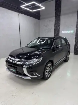 MITSUBISHI-OUTLANDER-2015