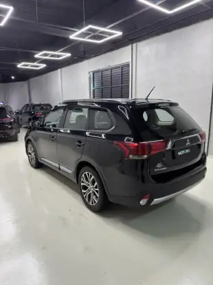 MITSUBISHI-OUTLANDER-2.0 16V GASOLINA 4P AUTOMÁTICO MITSUBISHI-OUTLANDER-2015