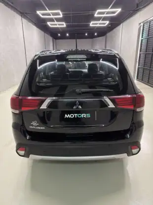 MITSUBISHI-OUTLANDER-2015
