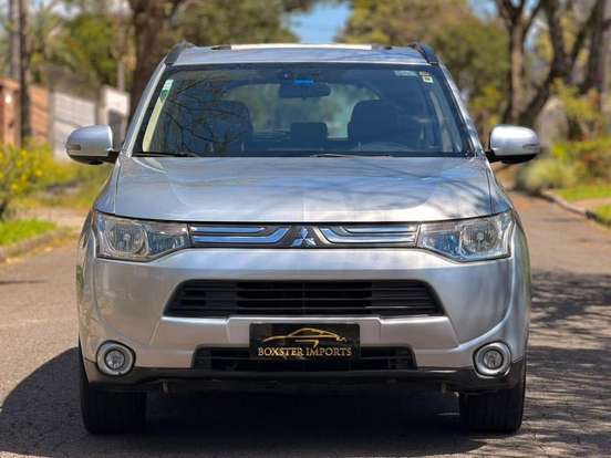 MITSUBISHI-OUTLANDER-2.0 16V GASOLINA 4P AUTOMÁTICO MITSUBISHI-OUTLANDER-2014