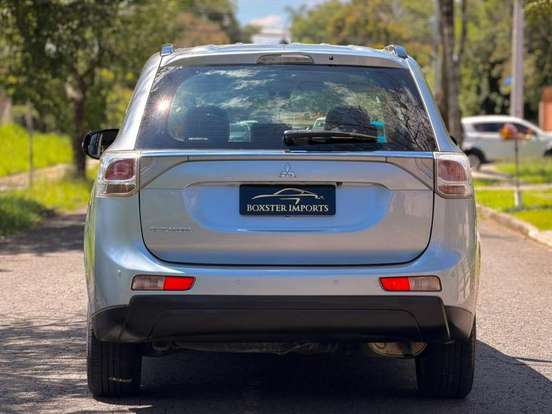 MITSUBISHI-OUTLANDER-2.0 16V GASOLINA 4P AUTOMÁTICO MITSUBISHI-OUTLANDER-2014