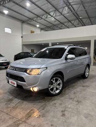 MITSUBISHI-OUTLANDER-2014