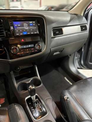MITSUBISHI-OUTLANDER-2014