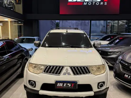 MITSUBISHI-PAJERO DAKAR-3.2 HPE 4X4 7 LUGARES 16V TURBO INTERCOOLER DIESEL 4P AUTOMÁTICO MITSUBISHI-PAJERO DAKAR-2011