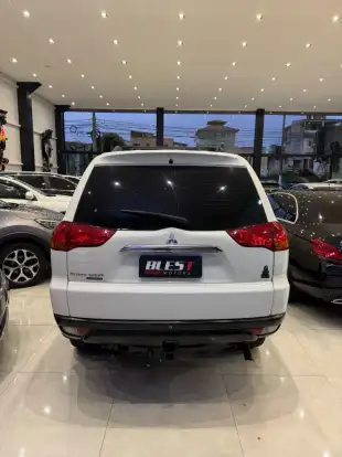 MITSUBISHI-PAJERO DAKAR-2011