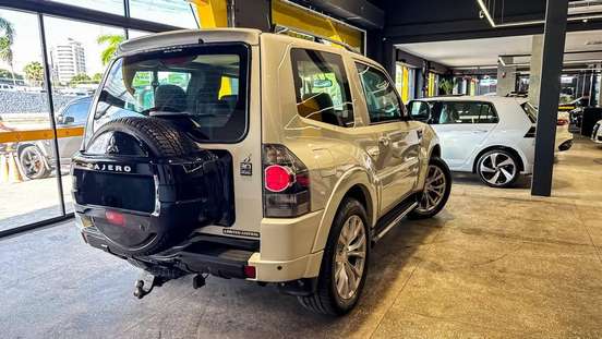 MITSUBISHI-PAJERO FULL-2014