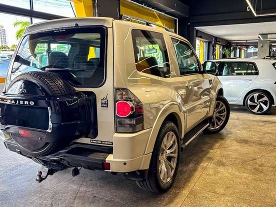 MITSUBISHI-PAJERO FULL-3.2 HPE 4X4 16V DIESEL 2P AUTOMÁTICO MITSUBISHI-PAJERO FULL-2014