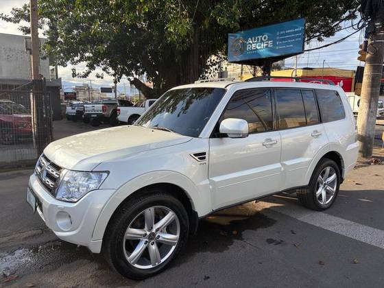 MITSUBISHI PAJERO FULL 3.2 HPE 4X4 16V TURBO INTERCOOLER DIESEL 4P AUTOMÁTICO