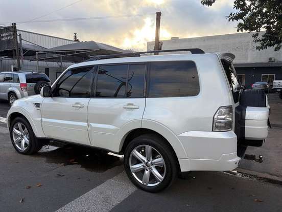 MITSUBISHI-PAJERO FULL-2014