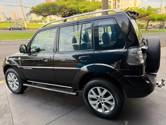 MITSUBISHI-PAJERO TR4-2.0 4X2 16V 140CV FLEX 4P MANUAL MITSUBISHI-PAJERO TR4-2013
