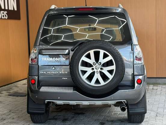 MITSUBISHI-PAJERO TR4-2012