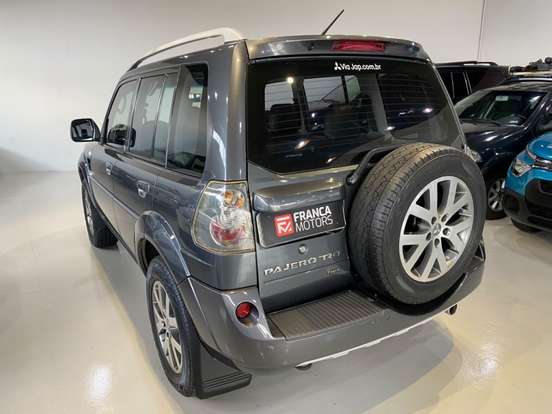 MITSUBISHI-PAJERO TR4-2.0 4X4 16V 140CV FLEX 4P AUTOMÁTICO MITSUBISHI-PAJERO TR4-2014