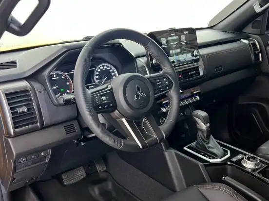 MITSUBISHI-TRITON-2026