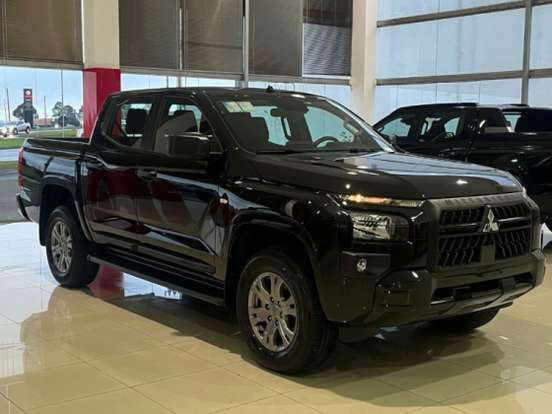 MITSUBISHI-TRITON-2.4 BITURBO DIESEL CD GLS 4X4 AUTOMÁTICO MITSUBISHI-TRITON-2026