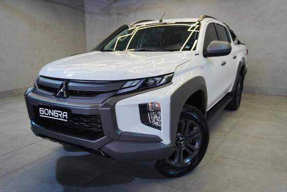 MITSUBISHI TRITON 2.4 BITURBO DIESEL CD GLS 4X4 AUTOMÁTICO