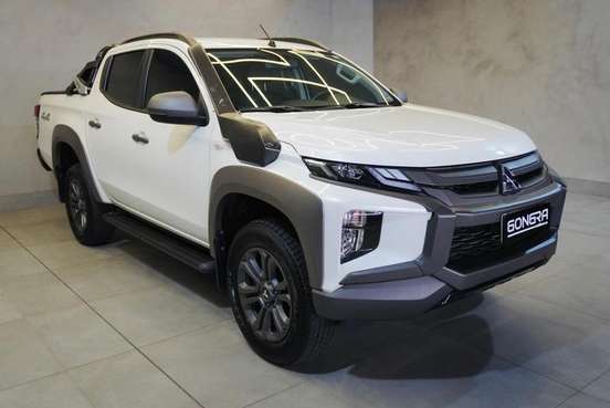 MITSUBISHI-TRITON-2.4 BITURBO DIESEL CD GLS 4X4 AUTOMÁTICO MITSUBISHI-TRITON-2024