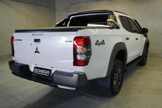 MITSUBISHI-TRITON-2.4 BITURBO DIESEL CD GLS 4X4 AUTOMÁTICO MITSUBISHI-TRITON-2024