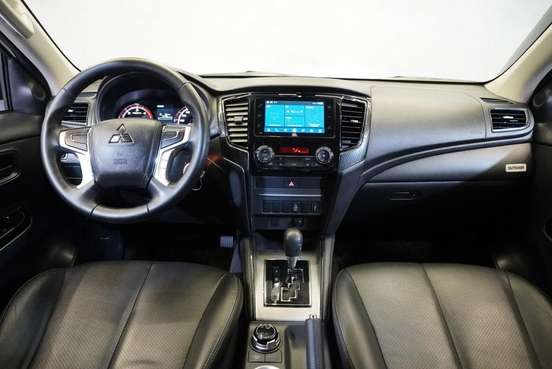 MITSUBISHI-TRITON-2.4 BITURBO DIESEL CD GLS 4X4 AUTOMÁTICO MITSUBISHI-TRITON-2024