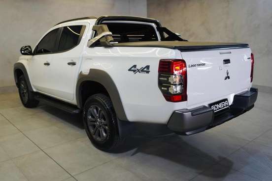 MITSUBISHI-TRITON-2.4 BITURBO DIESEL CD GLS 4X4 AUTOMÁTICO MITSUBISHI-TRITON-2024
