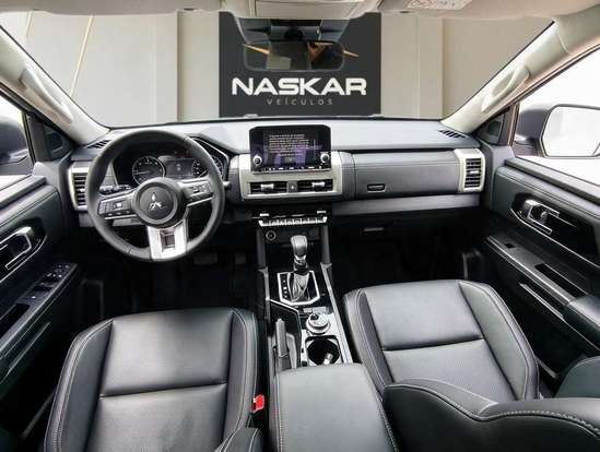MITSUBISHI-TRITON-2025