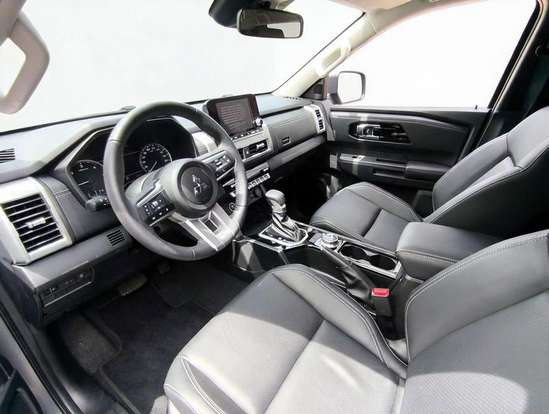 MITSUBISHI-TRITON-2025