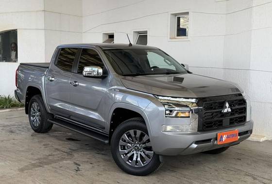 MITSUBISHI TRITON 2.4 BITURBO DIESEL CD HPE 4X4 AUTOMÁTICO