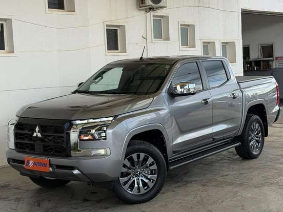 MITSUBISHI-TRITON-2.4 BITURBO DIESEL CD HPE 4X4 AUTOMÁTICO MITSUBISHI-TRITON-2025