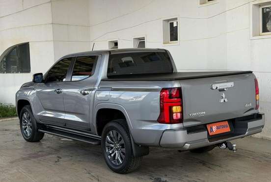 MITSUBISHI-TRITON-2025