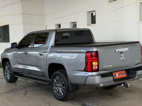 MITSUBISHI-TRITON-2.4 BITURBO DIESEL CD HPE 4X4 AUTOMÁTICO MITSUBISHI-TRITON-2025