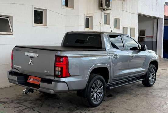 MITSUBISHI-TRITON-2.4 BITURBO DIESEL CD HPE 4X4 AUTOMÁTICO MITSUBISHI-TRITON-2025